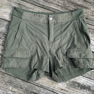 Athleta Trekkie Shorts Size 8